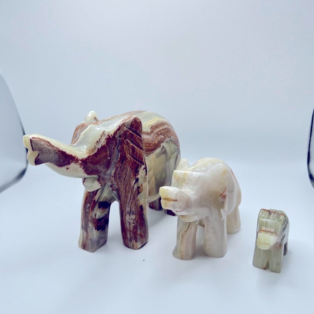 Onyx crystal elephant set of 3 New.